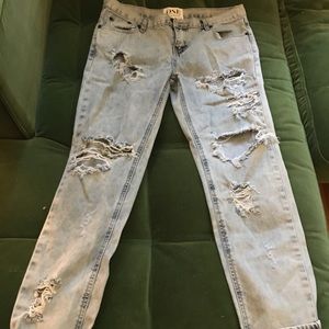 One Teaspoon ripped boyfriend jeans sz 28